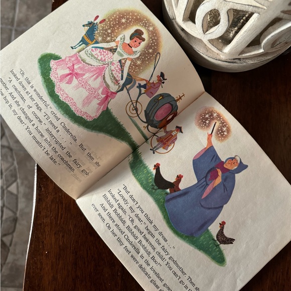 1977 Vintage Disneyland Walt Disney’s Story of Cinderella Book & Record - Picture 2 of 6